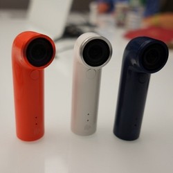 HTC RE: Penantang GoPro yang Mirip Periskop Kapal Selam