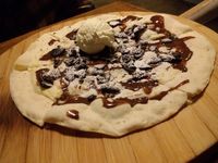Bersantai Sambil Cicipi Oreo Party Pizza dan Mojito di Rocca