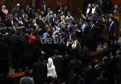 Politik Panas, Bagaimana Sebaiknya Jokowi Pilih Menteri Ekonomi?