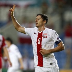 Neuer Waspadai Ancaman Lewandowski