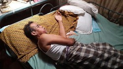 Pipi Ditumbuhi Tumor Sebesar Bola Tenis, Naman Butuh Bantuan Operasi