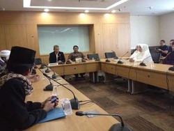 10 Orang Perwakilan FUI yang Demo Tolak Ahok Diterima DPRD DKI