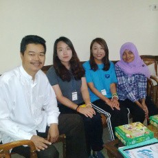 Eh Ada Dua Guru dari Negeri K-Pop Mengajar di SD Rawamangun