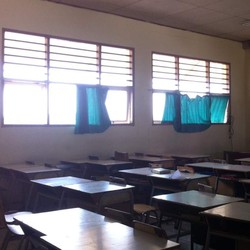 Guru SMP 163: Kita Tidak Gelar Razia HP!