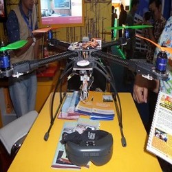 Tak Perlu Naik, Petugas PLN Cek Menara Listrik Pakai Helikopter Canggih