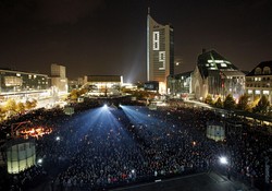 Ratusan Ribu Lilin Dinyalakan dalam Peringatan Runtuhnya Tembok Berlin