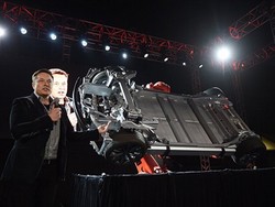 Mobil Listrik Tesla Bakal Secepat McLaren