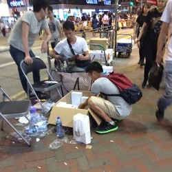 Ketika iPhone 6 Diecer di Emperan Jalan