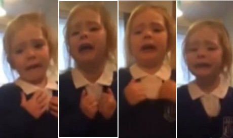 Fans Mungil MU Ini Menangis Tolak Pakai Seragam Sekolah karena Warnanya Biru