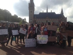 Peduli Demokrasi, Warga Indonesia di Belanda Gelar Aksi Damai ke KBRI