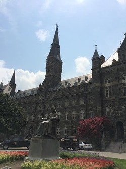 The Girl Next Door dan 8 Alasan Belajar HI di Georgetown University