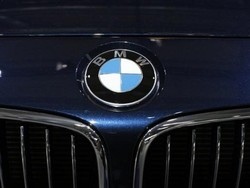 BMW Pertahankan Tahta Sebagai Produsen Mobil Mewah