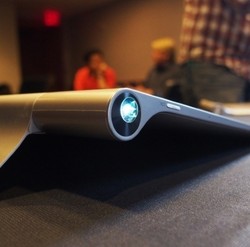 Canggih! Tablet Buatan Steve Jobs Bisa Jadi Proyektor