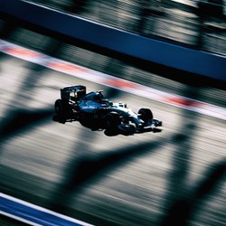 Hamilton Kembali Catat Waktu Tercepat