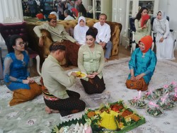 Sebelum Syukuran, Ashanty Latihan Jalani Prosesi Tujuh Bulanan