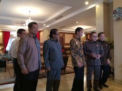 Tak Ikut Pimpinan MPR Kunjungi Jokowi, HNW Ada di Swiss