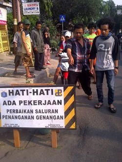 Ini Penampakan Jalan Berlubang di Duren Sawit, Lokasi Yusuf Jatuh dan Terlindas Bus