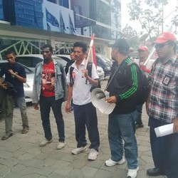 Kisah Giman, Berjalan Kaki dari Yogyakarta ke Jakarta Memakai Sepatu Kets Putih