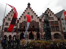 Romer, Kota Tua di Frankfurt dan Pengamen Jalanan