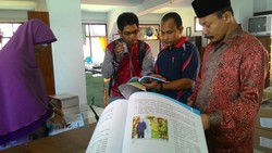 Memuat Tata Cara Pacaran, Buku Pelajaran SMU di Aceh Diprotes