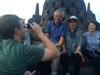 Zuckerberg Nikmati Ketenangan di  Borobudur