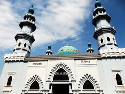 Masjid Tengku Kelana, yang Megah & Unik di Malaysia