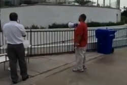 Karyawan Hotel di Colorado Bangunkan Tamu dengan Toa