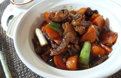 Video Resep: Claypot Ayam Sayuran