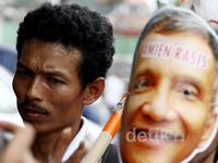 Giman yang Jalan Kaki dari Malang Tiba di Jakarta