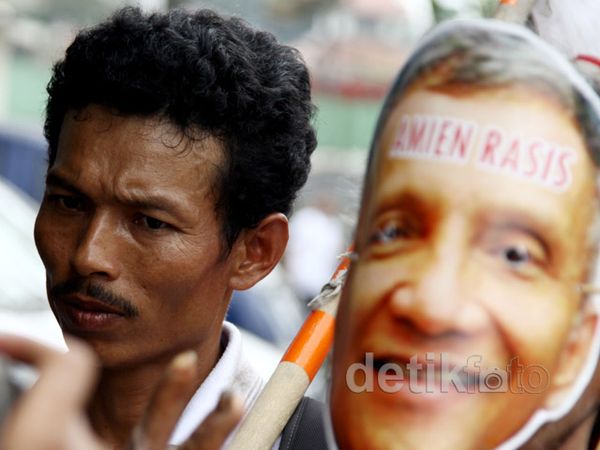 Giman yang Jalan Kaki dari Malang Tiba di Jakarta