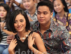 Billy Nempel Terus dengan Lolita, Syahnaz Tak Cemburu