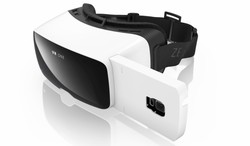 Carl Zeiss VR One Ingin Ajak ke Bulan Secara Virtual