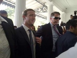 Mark Zuckerberg & Jokowi Tengok Kios di Tanah Abang