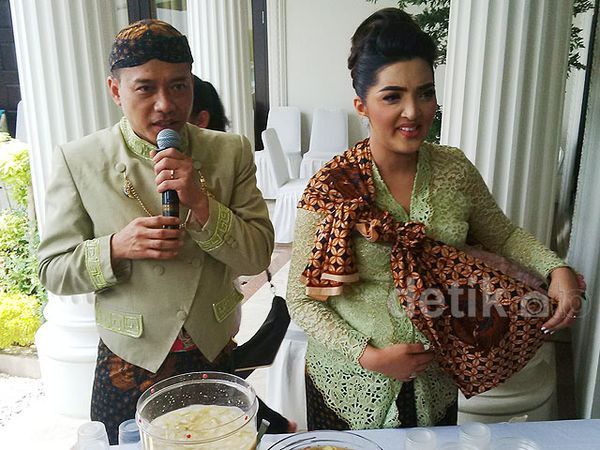 Foto-foto Ashanty dan Anang Gelar Syukuran 7 Bulanan