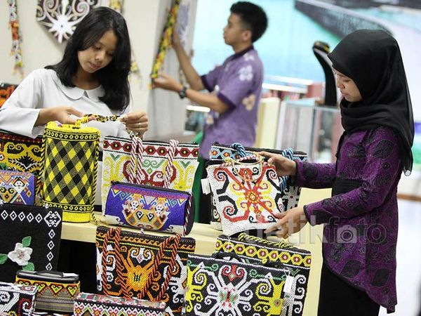 Aneka Kerajinan Khas Nusantara Dipamerkan
