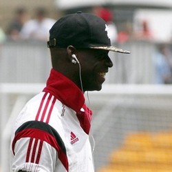 Berlusconi Pernah Larang Milan Belanja Apel Busuk Balotelli