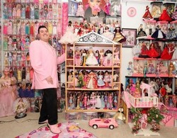 Barbie Man, Pria yang Tergila-gila Barbie Hingga Punya 2.000 Boneka