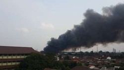 Kebakaran di Kompleks TNI Berlan Membesar