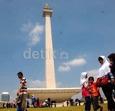 Atasi Preman, Ahok Larang Siapa Pun Menginap di Monas