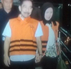 Usai Jalani Rekonstruksi, Walkot Palembang Gandeng Istri Mesra