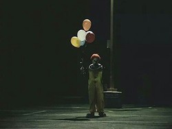 Hii..Ada Badut Seram Gentayangan di Jalanan