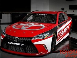 Ini Dia Toyota Camry Versi Balap
