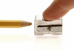 Tak Vulgar, Pensil dan Rautan Mainkan Iklan tentang Hubungan Intim