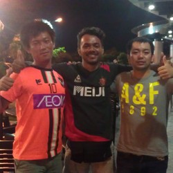 Jersey Nagoya Grampus dan Teman Baru dari Jepang