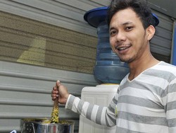 Norman Kamaru Kini Lebih Suka Disebut Tukang Bubur Ketimbang Artis