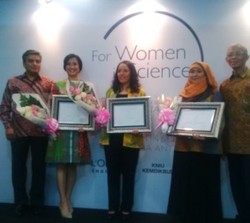 LOreal Berikan Penghargaan Pada 3 Wanita Indonesia Peneliti Sains