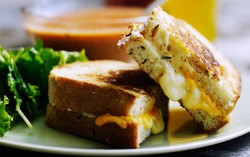 Yummy! Grilled Cheese Renyah Rendah Lemak Buatan Sendiri