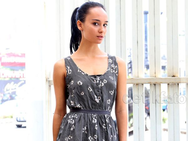 Kenalan dengan Model Cantik Salvita De Corte