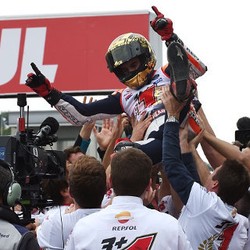 Honda Mau Kontrak Marquez 10 Tahun Lagi