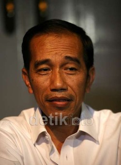Mbah Moen Ke Jokowi: Pelantikan Senin Pahing, Hari yang Kuat